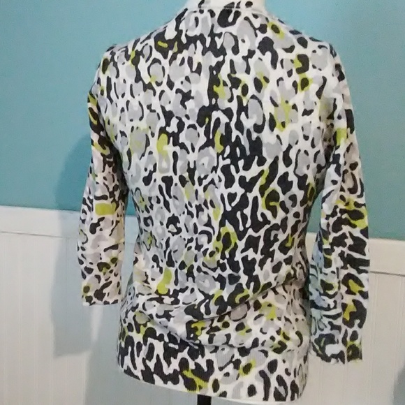 SALE New York & Company Cardigan. Size S - Picture 4 of 6